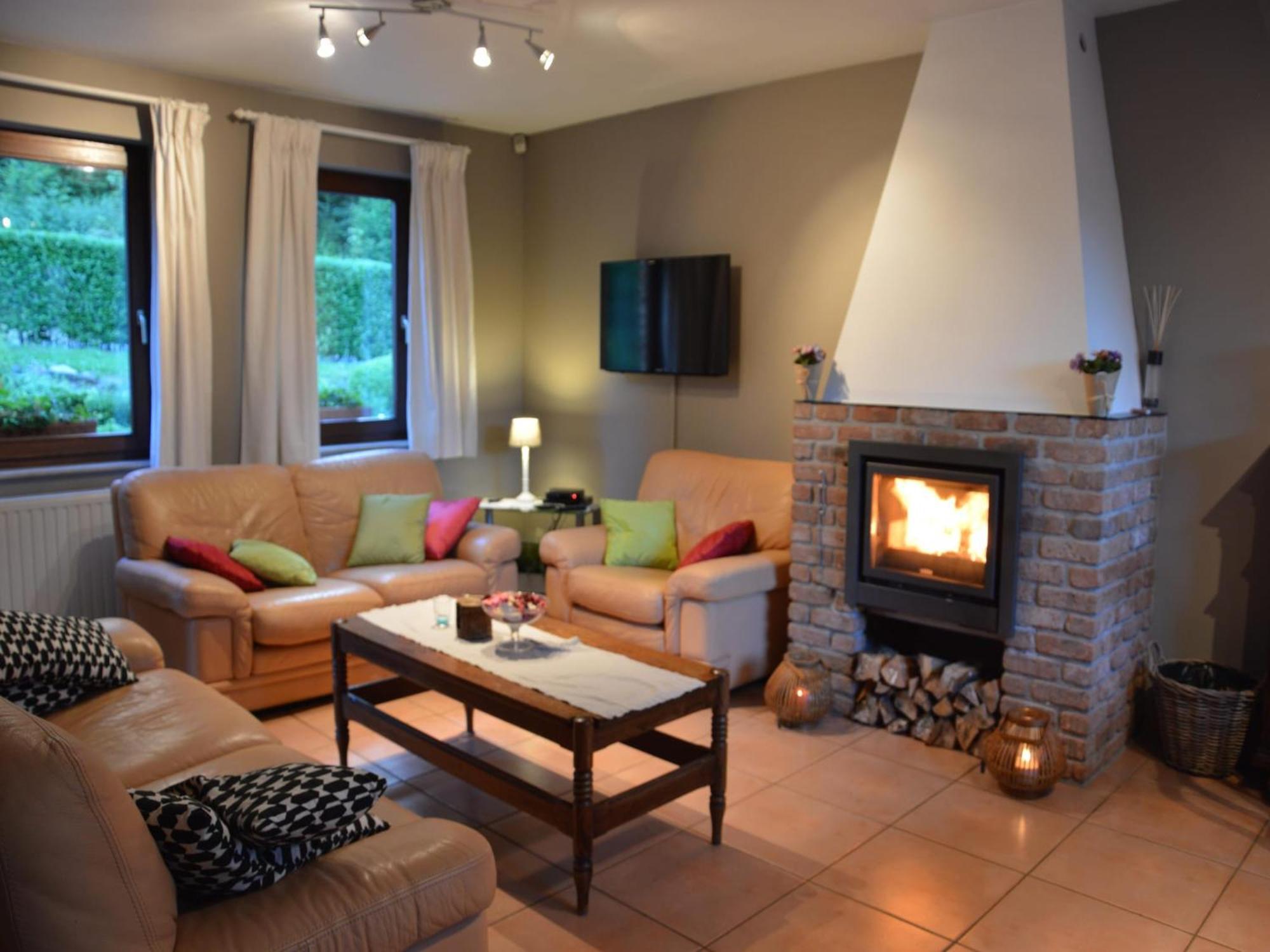 Modern Holiday Home In Stavelot With Fireplace Dış mekan fotoğraf